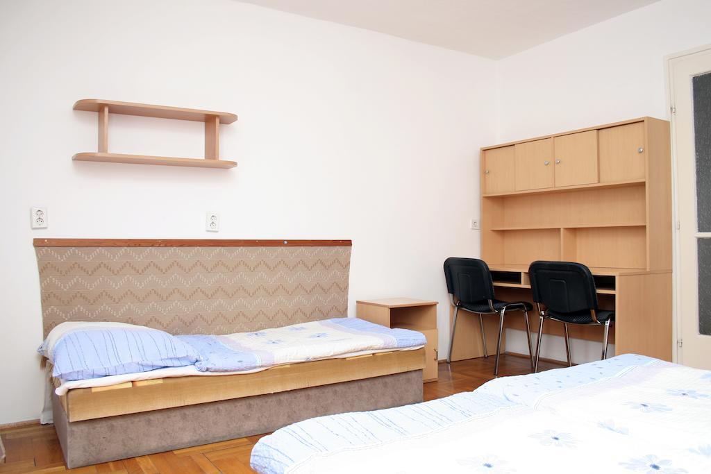 Apartman Professor'S Guest House *