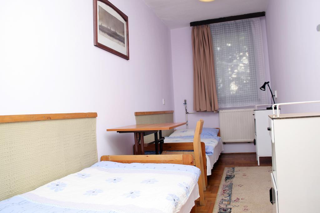 Apartman Professor'S Guest House *